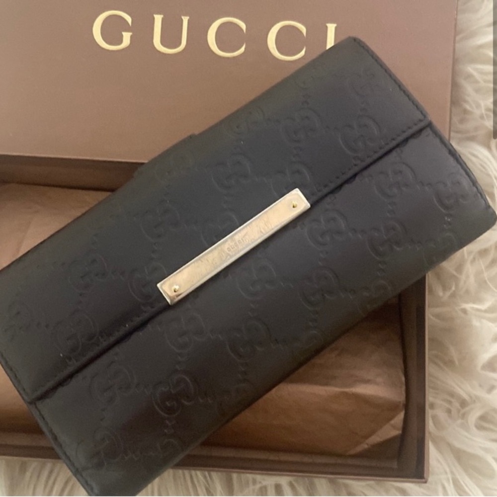 Gucci wallet in box gentle used has box tissue paper - Picture 2 of 7